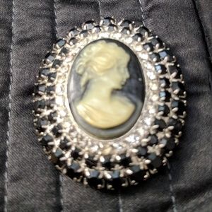 Vintage 60s Black & White Cameo Brooch.